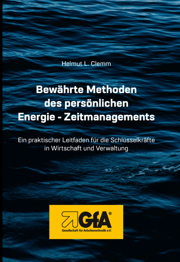 Zeit ist eine endliche und kostbare Ressource. Das Arbeits- und Privatleben stellt hohe Anforderungen an unsere kollektive Fähigkeit, sie zu verwalten. Deshalb müssen wir die begrenzte Zeit, die uns zur Verfügung steht, optimal nutzen, um im Berufs- und Privatleben die bestmöglichen Ergebnisse zu erzielen.Das Zeitmanagement wird seit Jahrhunderten erforscht und weiterentwickelt, und das aus gutem Grund. Von Horaz' hedonistisch-sinnlichem Carpe diem über Benjamin Franklins 'Streben nach Glück und Zeit ist Geld' bis hin zu Helmut Clemm's entschlossener Sachlichkeit in seinem Buch 'Zeitgewinn durch neue Methoden der Zeitplantechnik' aus den 1970er Jahren - die optimale Nutzung unserer Zeit ist entscheidend für unseren wirtschaftlichen und persönlichen Erfolg. Deshalb ist es heute wichtiger denn je, unsere Zeit sinnvoll zu nutzen. Auf diese Weise können wir sicherstellen, dass wir unsere Bemühungen maximieren und uns mit der Möglichkeit belohnen, die beste Version von uns selbst zu formen, was letztendlich zu einem produktiveren und erfüllteren Leben führt.